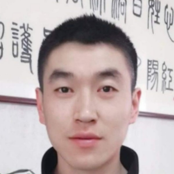 健壮红牛的照片