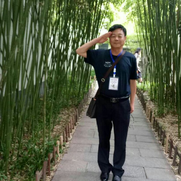 谢谢你！敬礼！的照片