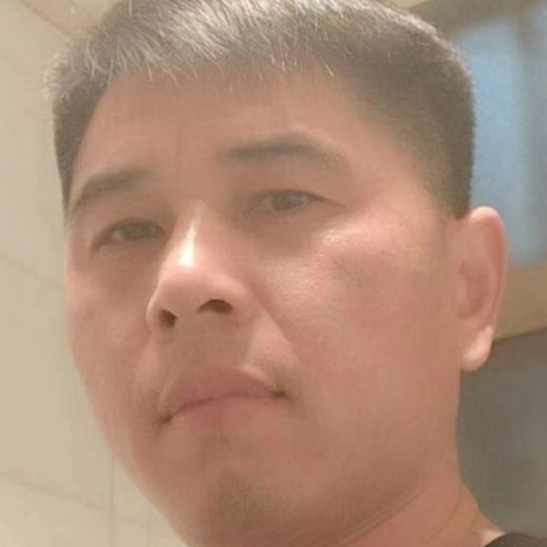 早晨笑忧郁的照片