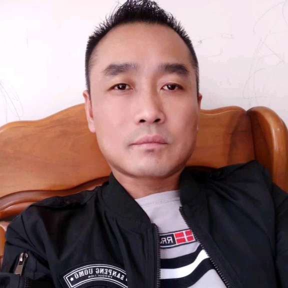 高跟鞋迎欣慰的照片