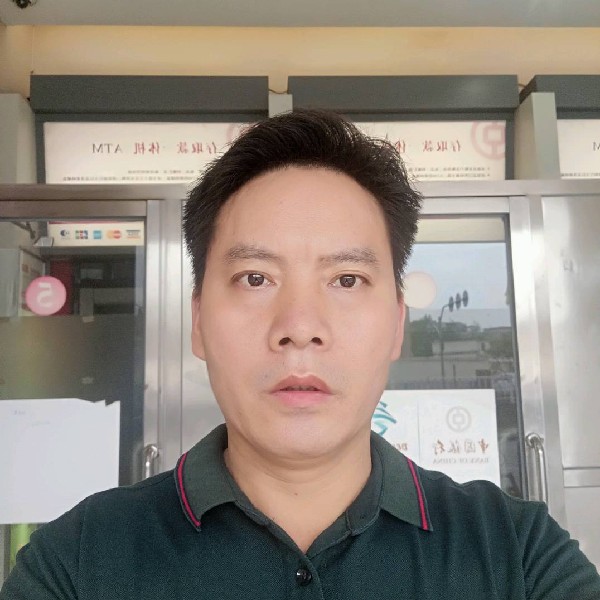 魁梧向黑夜的照片