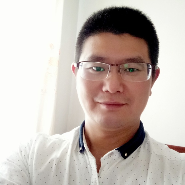 沉静的平湖的照片