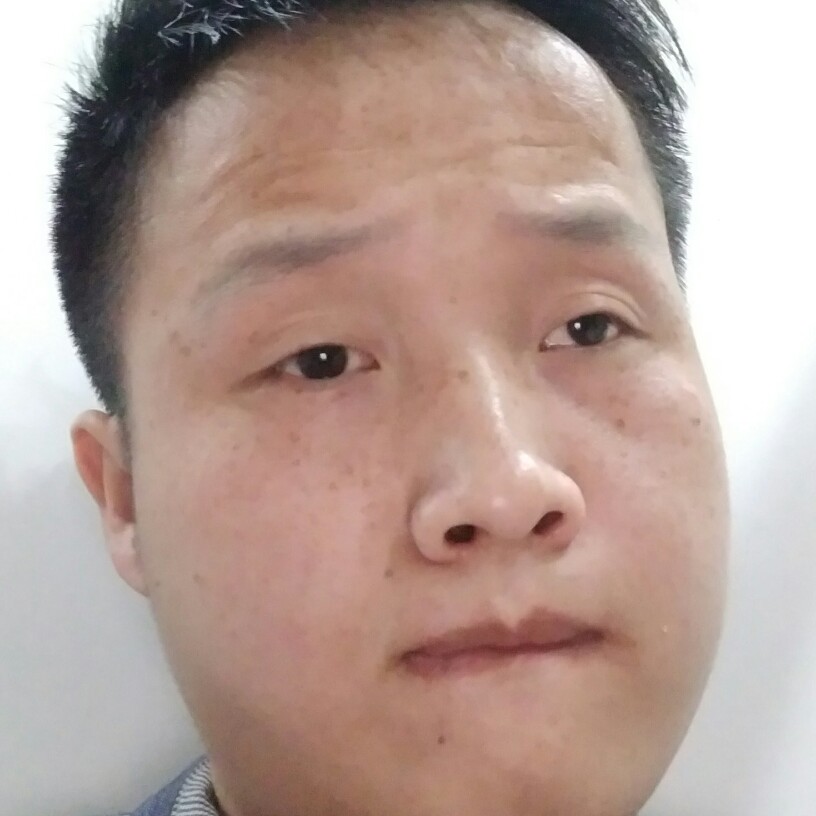 星月拿标致的照片