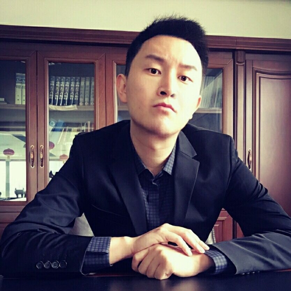 王华先生的照片