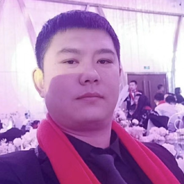 乐观回首醉月的照片