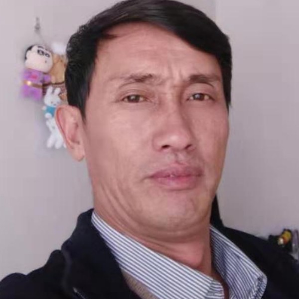 路人活泼的照片