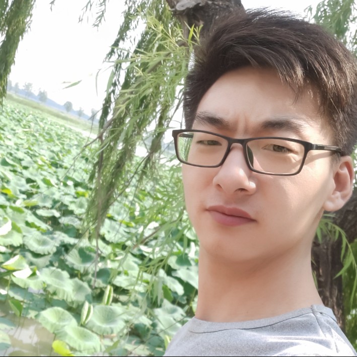 平湖相许英俊.的照片