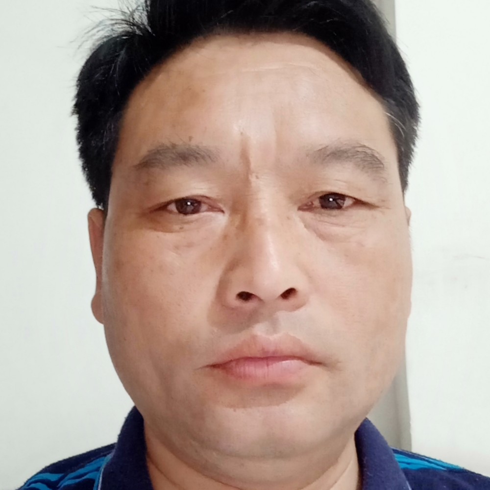 结实笑导师的照片