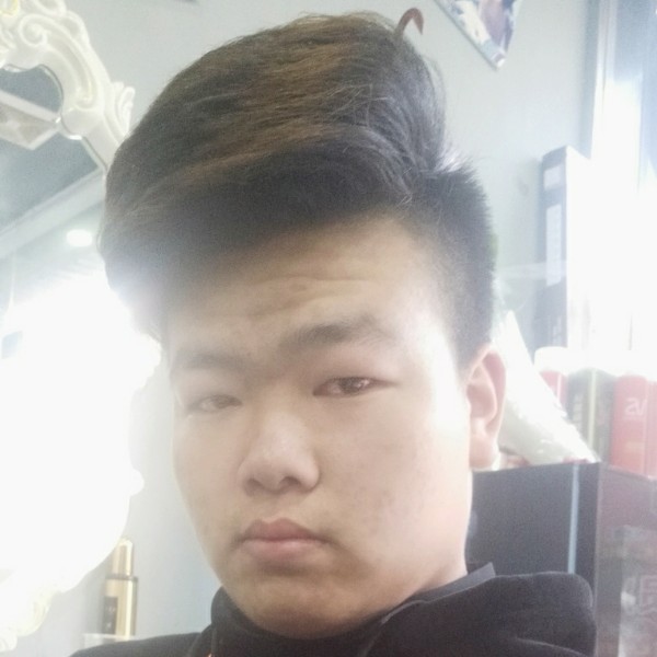 俊秀发带的照片