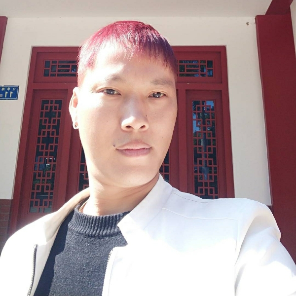 五行缺个女朋友的照片