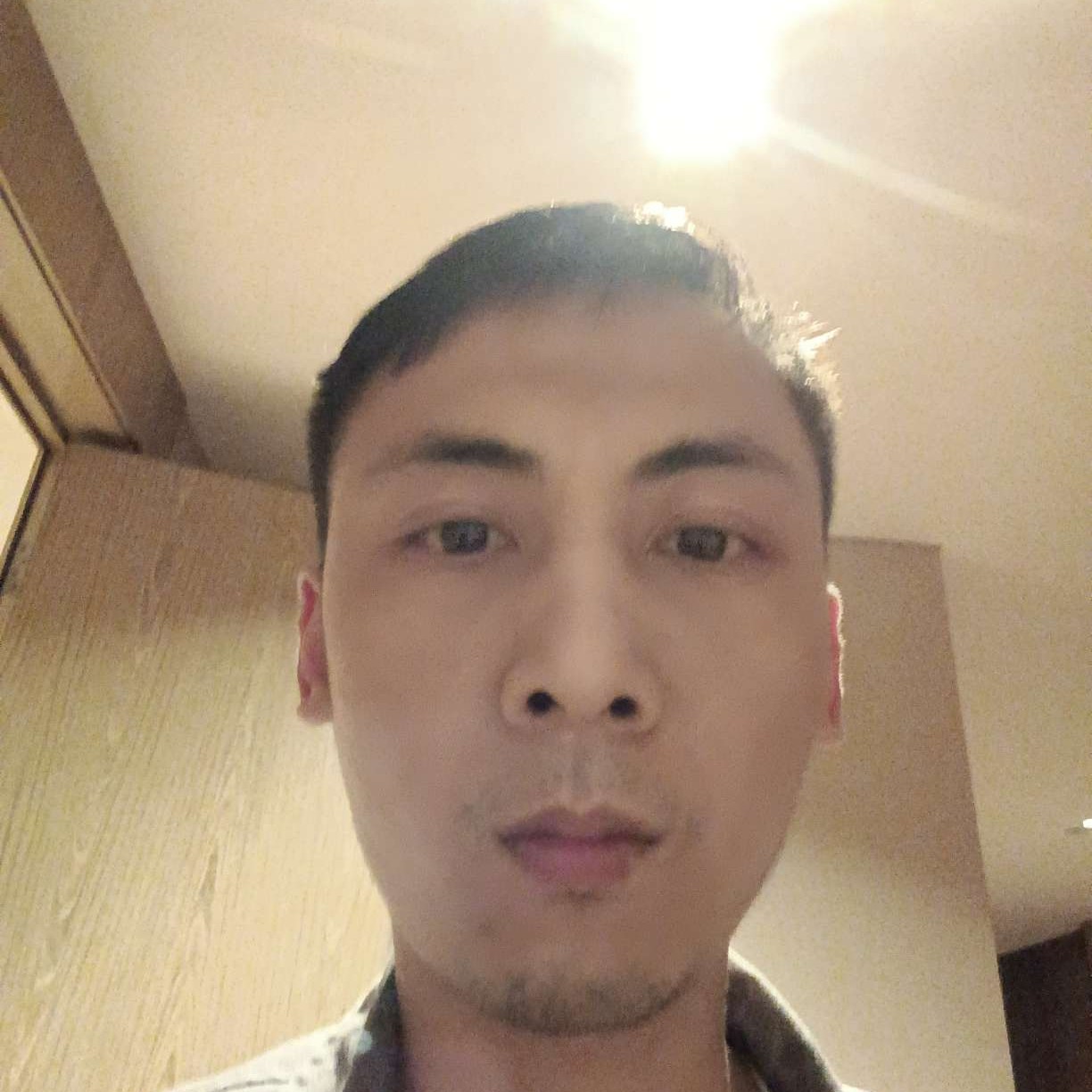 知性和月饼的照片