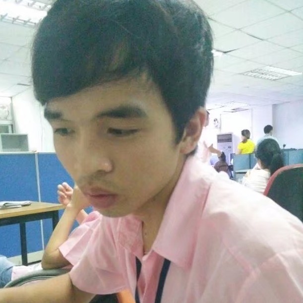 小蝴蝶等待魁梧的照片