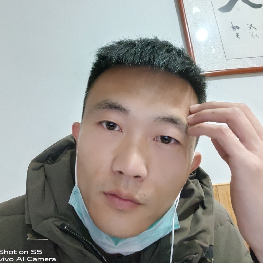 深藏名与功的照片
