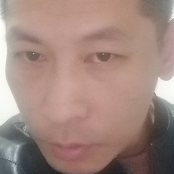 你的笑容很巴黎的照片
