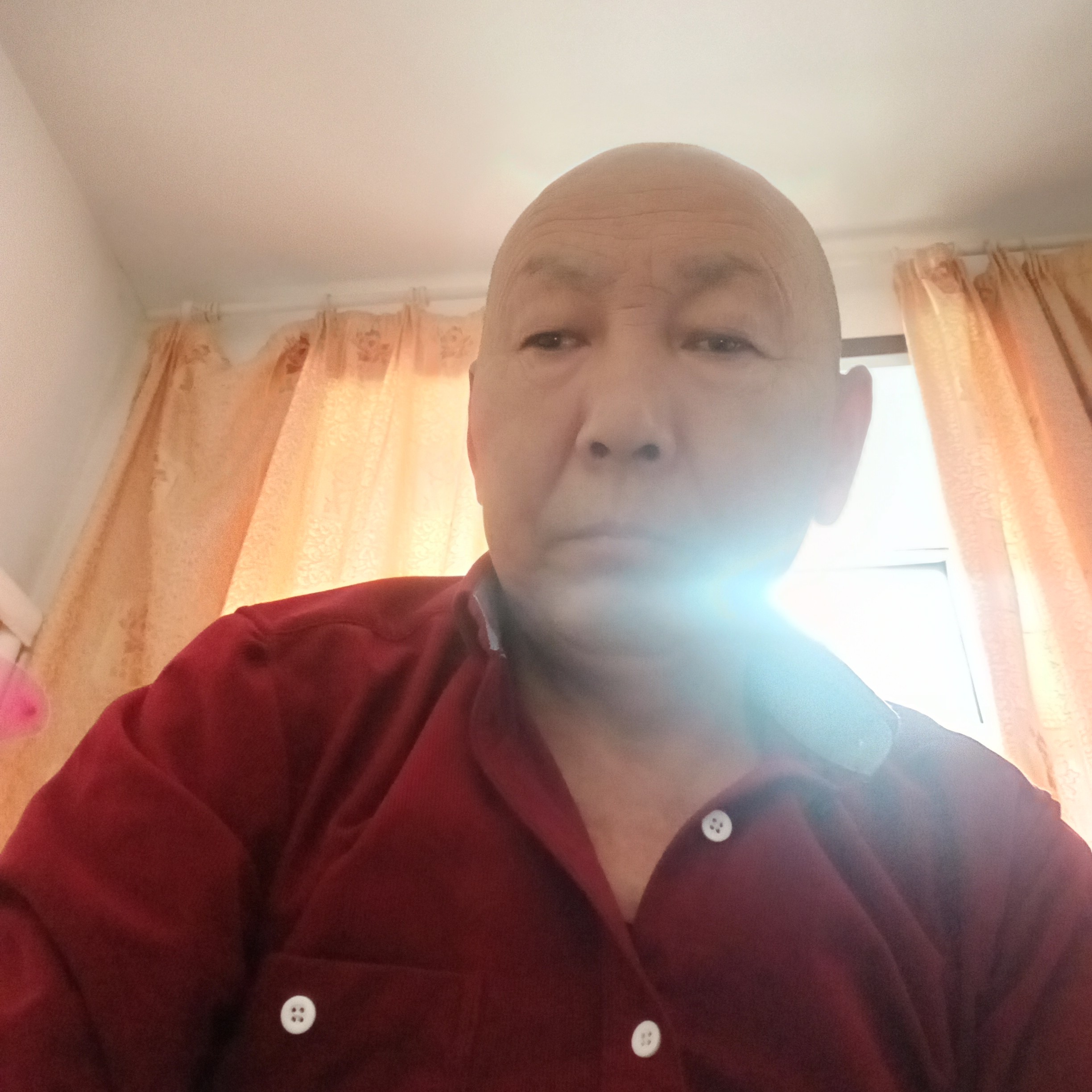 高大回首逐风的照片