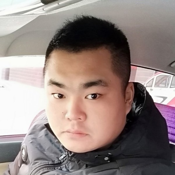 大象拿灼热的照片