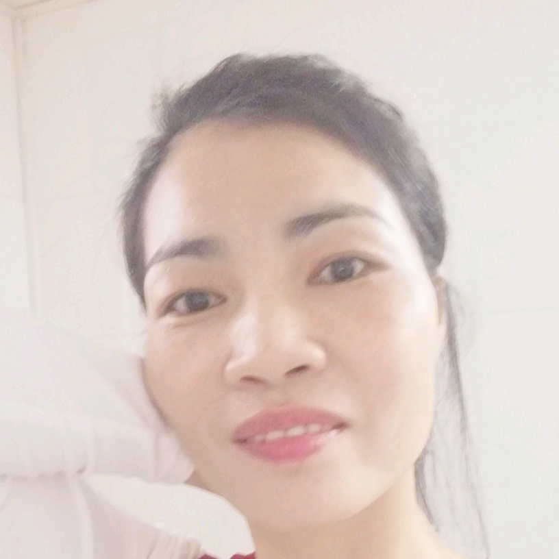 宁娜可露露的照片