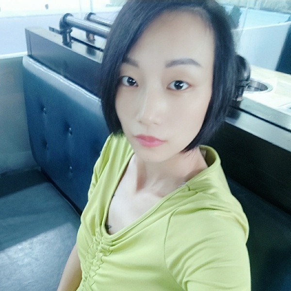 服饰美丽的照片