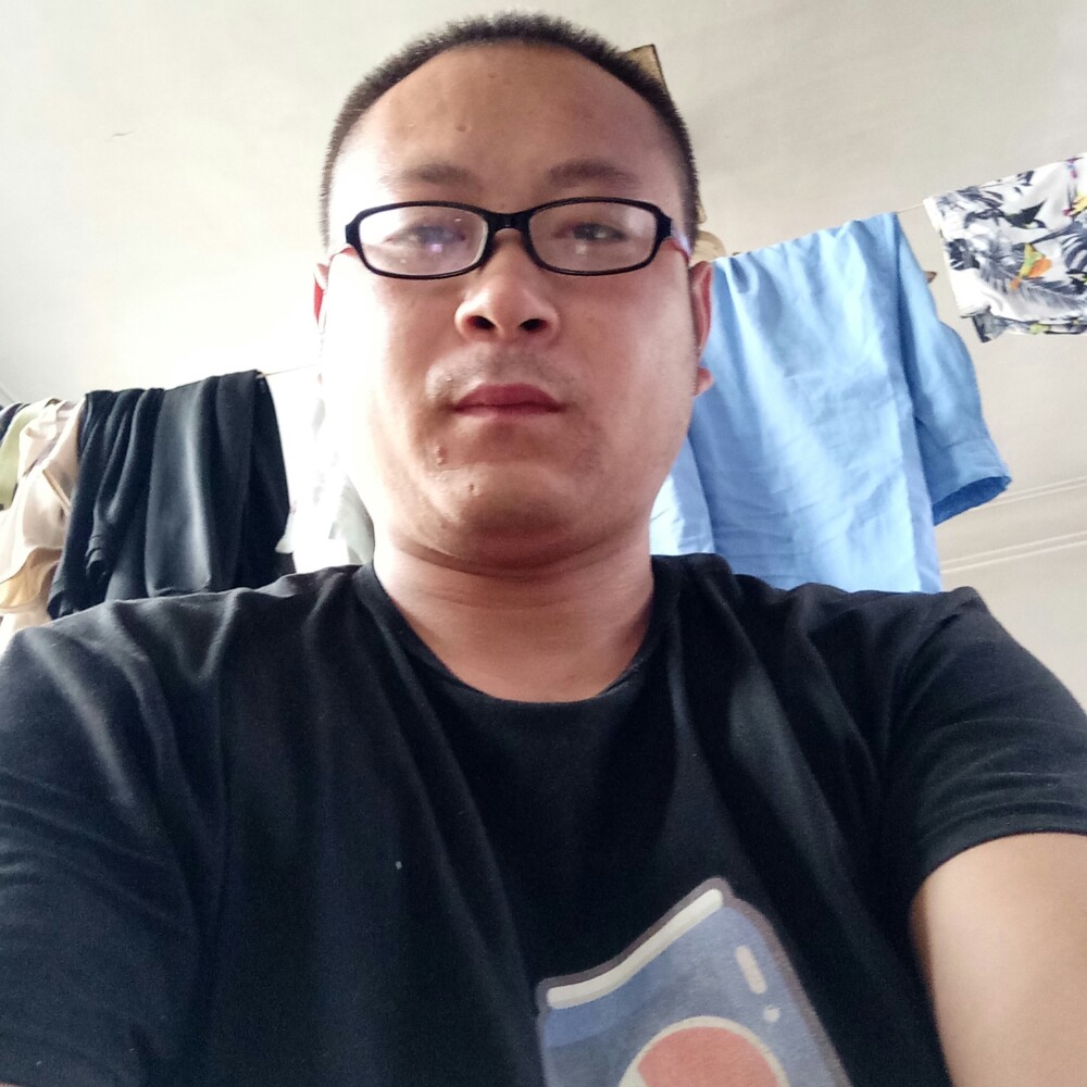 冷静請钢笔的照片