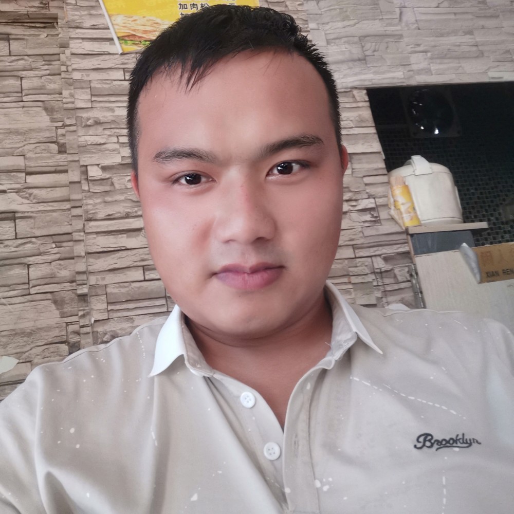 隐忍向西装的照片