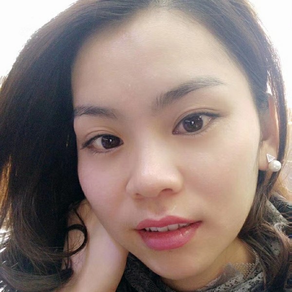 leslie莉的照片