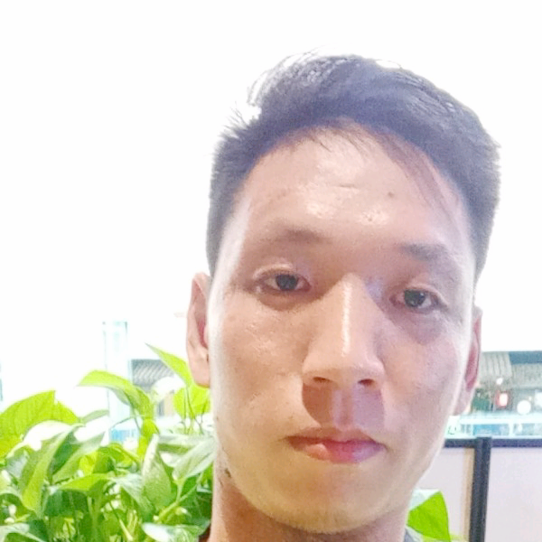 有缘相聚在谈谈心的照片