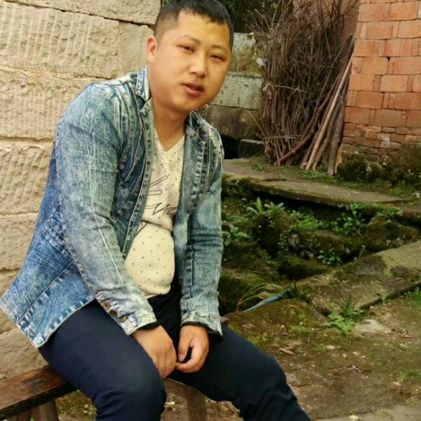万健的照片