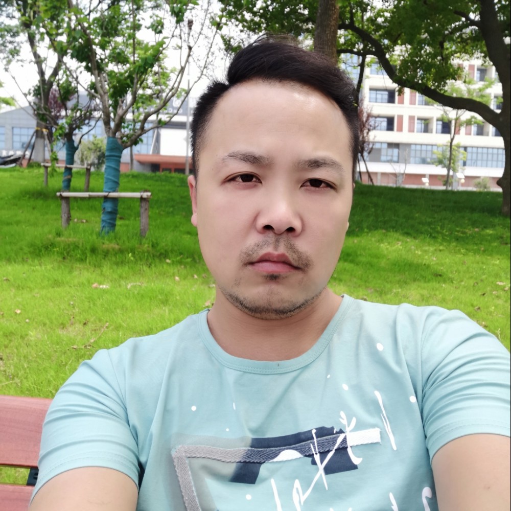 东方灰狼的照片