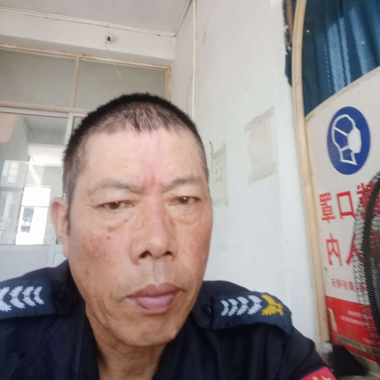 華麗挽手白云的照片