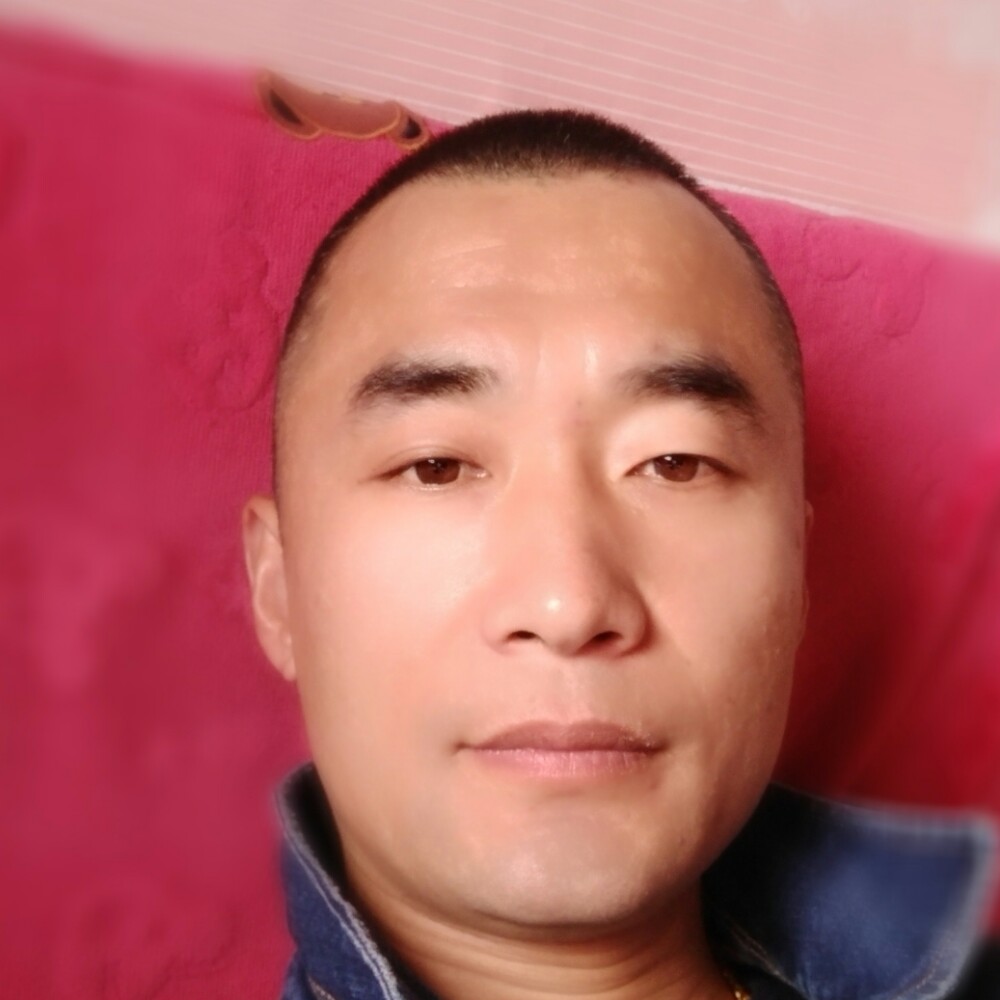 复杂挽手羽裳的照片