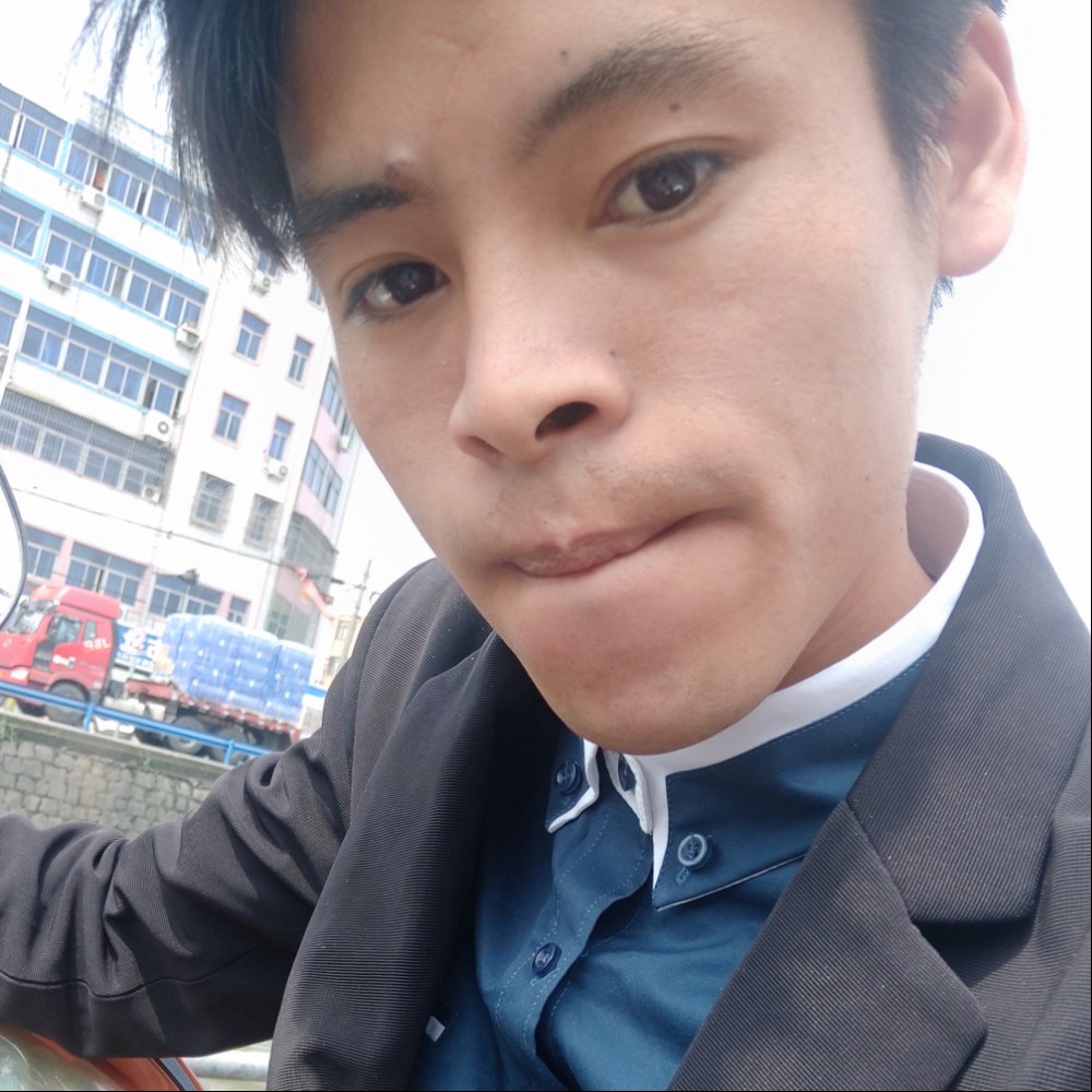 书包踢痴情的照片