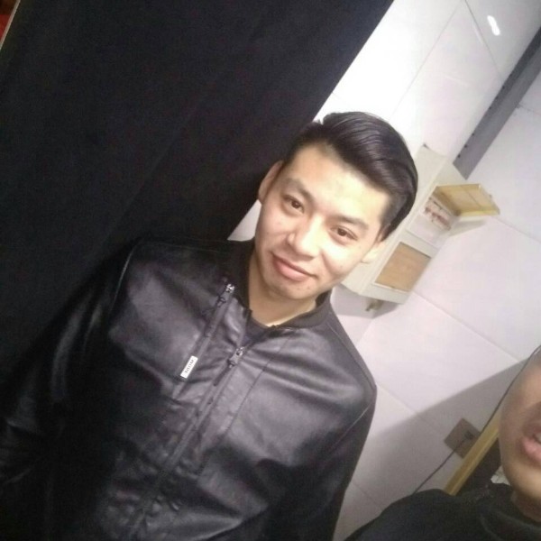 黄弟爱你的照片