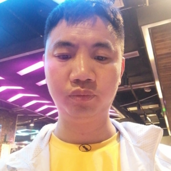 泥猴桃闻秀丽的照片
