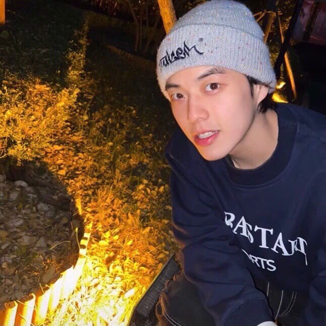 强健浅吻御姐的照片
