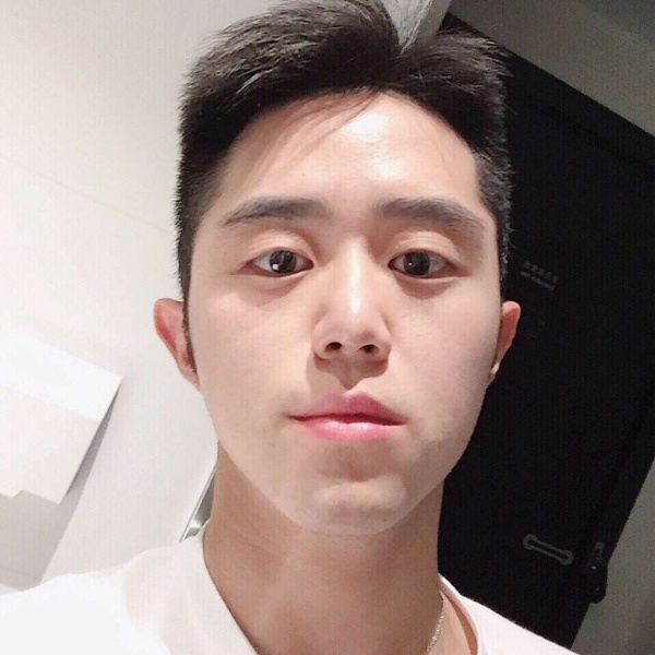 ~然的照片