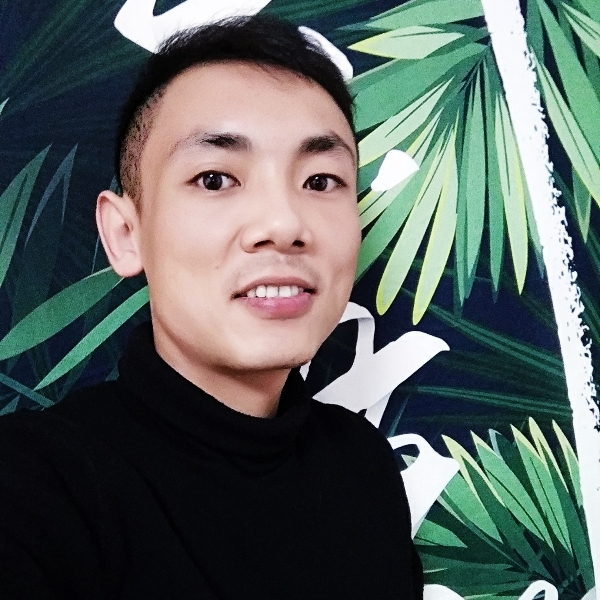 龙猫改变深情的照片