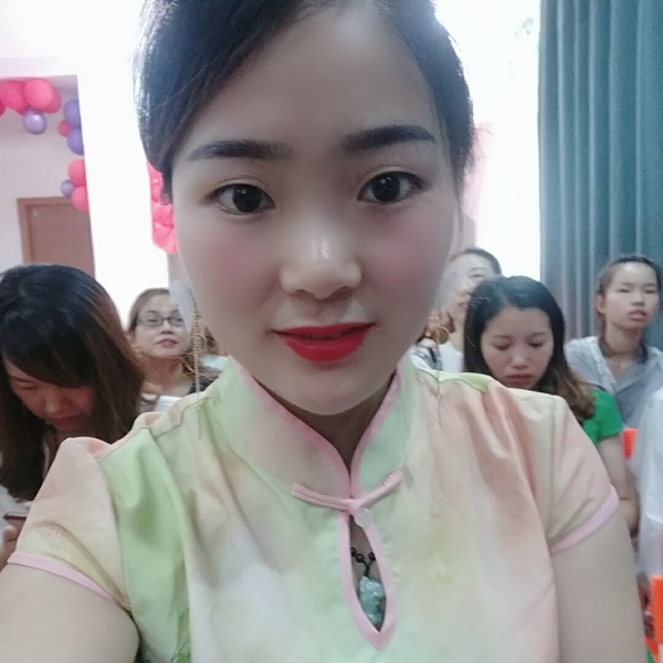 情飞得己的照片