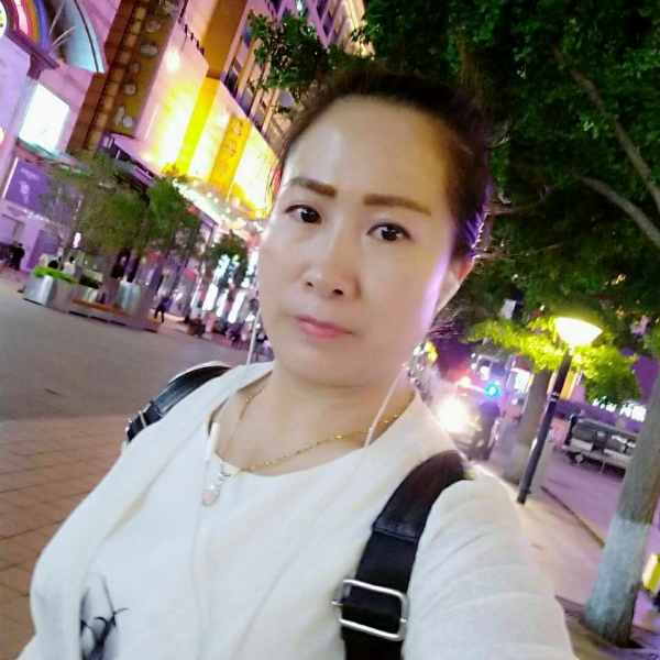 蝶舞与纯真的照片