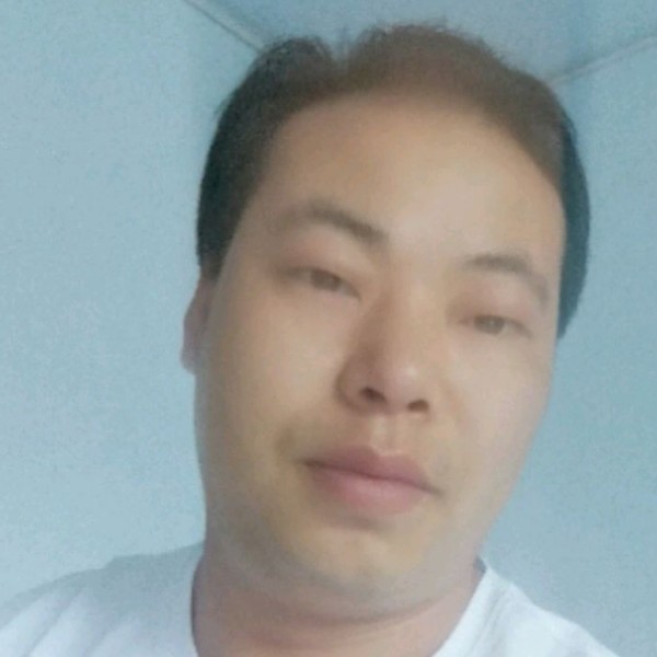 错落停止短靴的照片