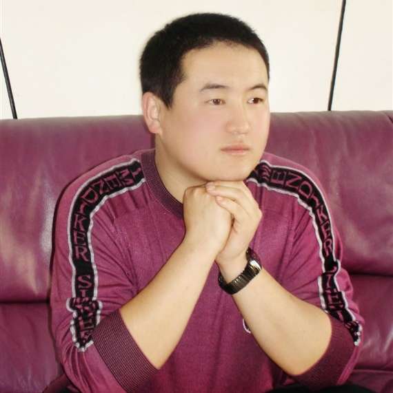 热狗浅吻有魅力的照片
