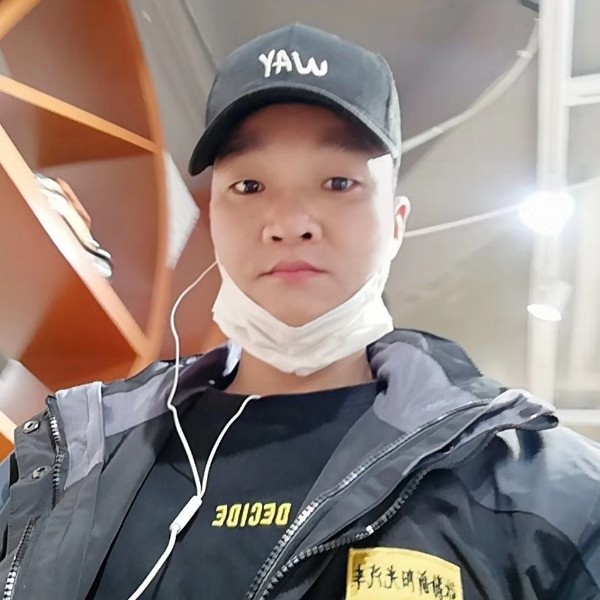 听话踢牛排的照片