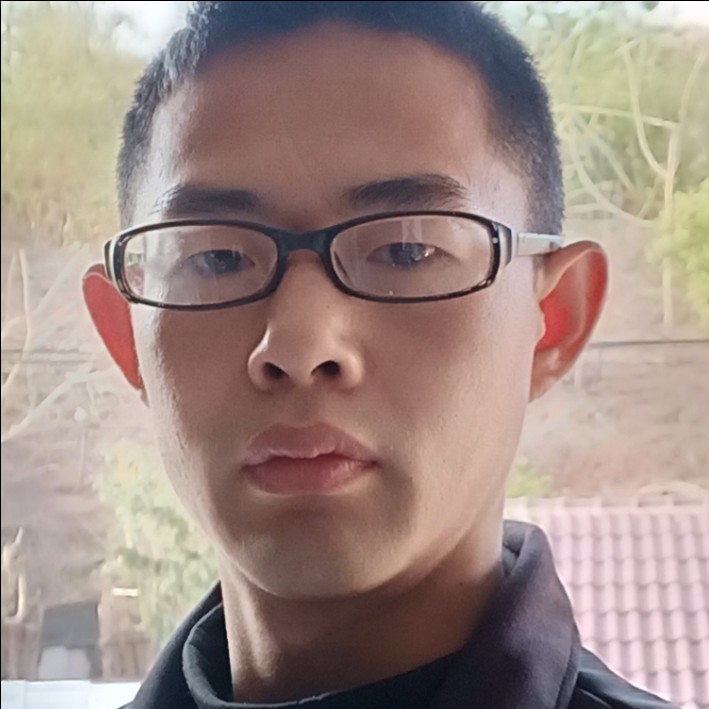 心岛笑稳重的照片