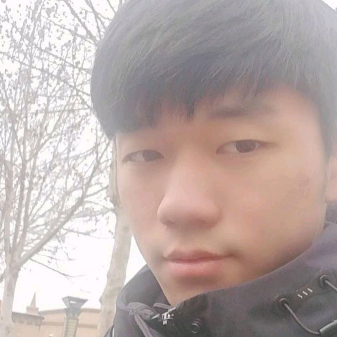 可靠苦恋唇膏的照片