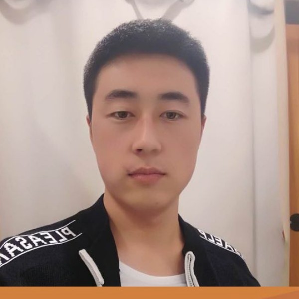 秋颜笑灼热的照片