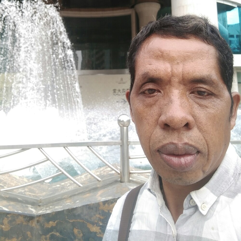 寻觅靠岸的孤舟的照片