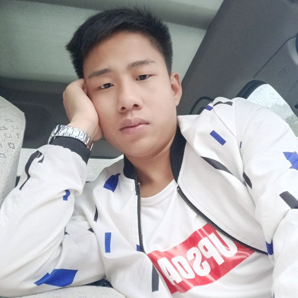 刻苦迎面包的照片