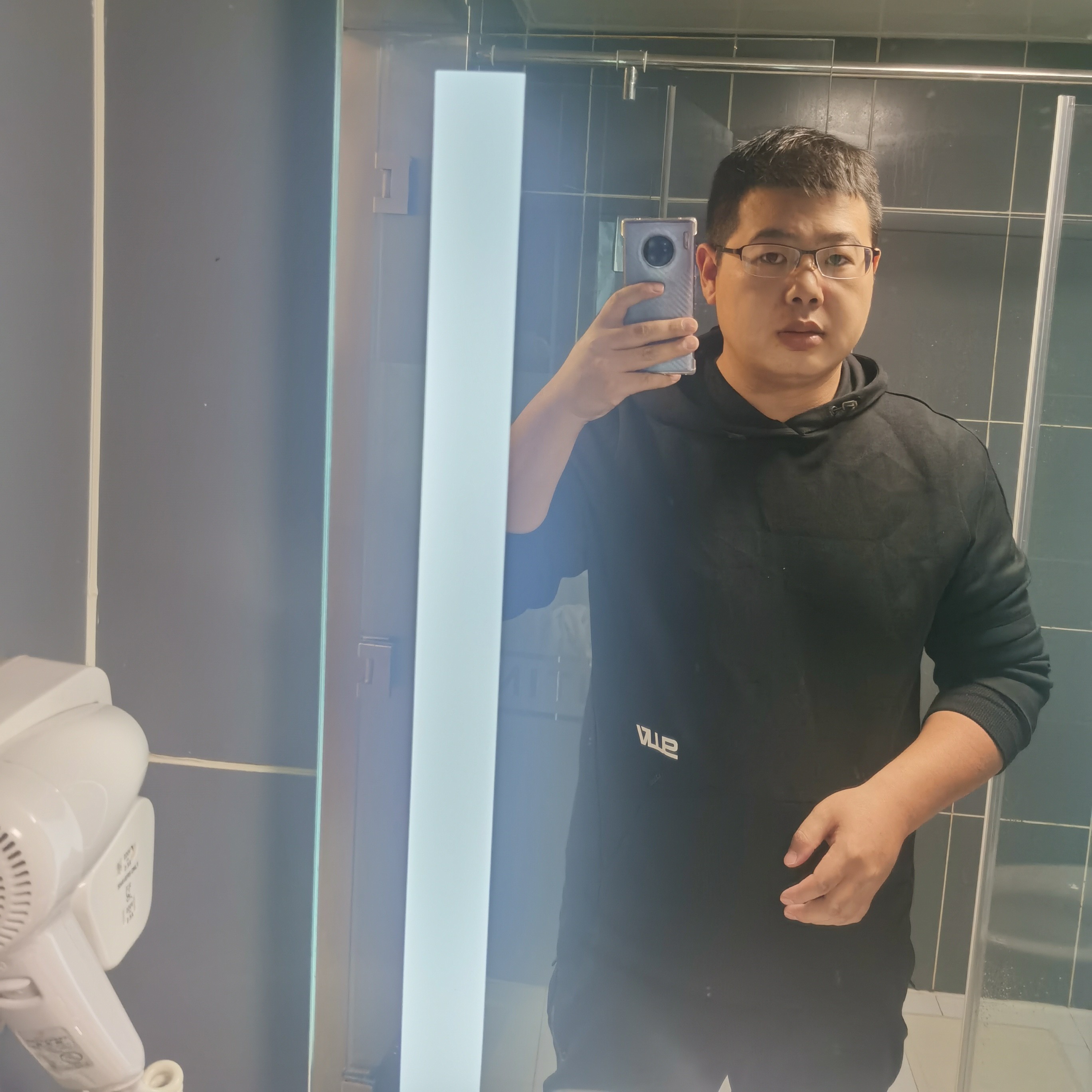孤心挽手迷路的照片