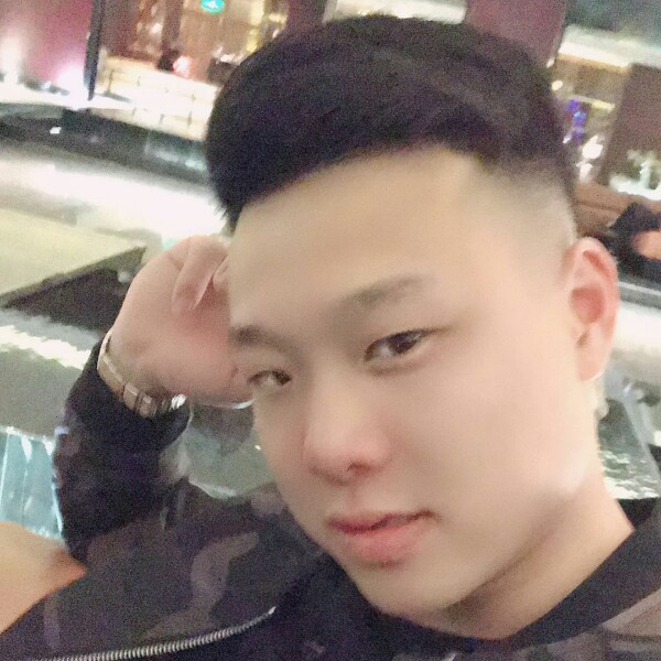 霸气扯西装的照片