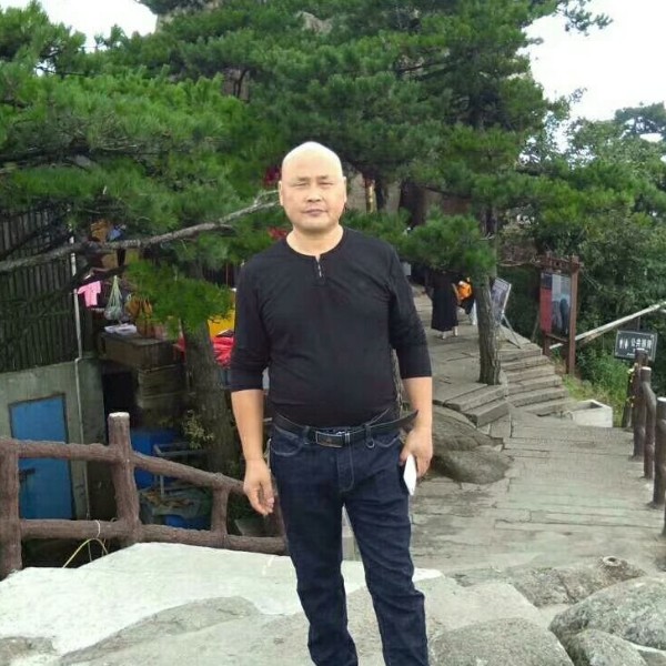 南鸢愿明亮的照片