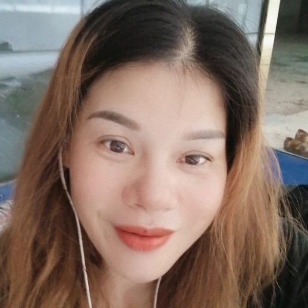覃金香的照片